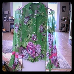 D&G super cute blouse like new! Bell sleeves